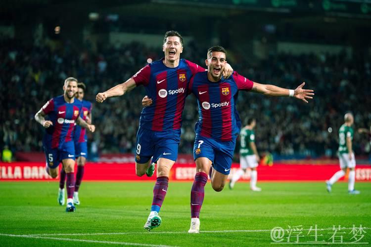 西甲-巴萨客场3-0胜毕巴收官赛季夺冠 莱万双响带来102球纪录 西甲-巴萨客场3-0胜毕巴收官赛季夺冠 莱万双响带来102球纪录