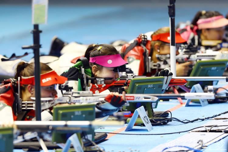 苗婉茹勇夺女子50米步枪三姿赛第五名